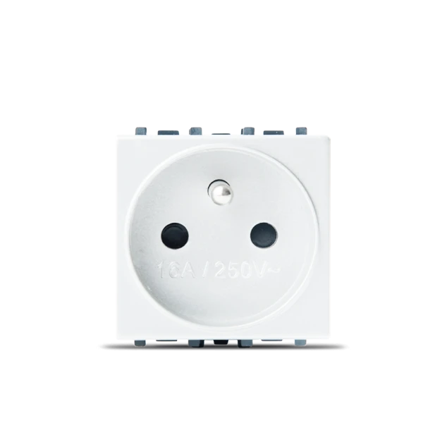 PRISE 2P+T AVEC SÉCURITÉ BLANC ALPHA