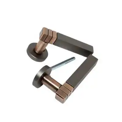 POIGNEE DE PORTE AVEC ROSACE TROU DE CLE CUIVRE-GRIS DELIA DELIA - 3