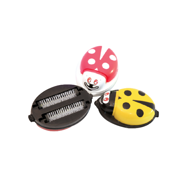 BROSSE TAPIS FORME COCCINELLE SOFPINCE
