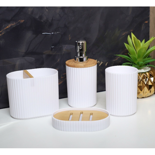 ENSEMBLE DE 4 ACCESSOIRES DE SALLE DE BAIN EN PLASTIQUE ET BOIS