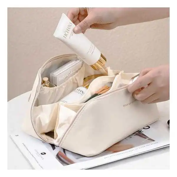 TROUSSE DE MAQUILLAGE DE VOYAGE COULEURS