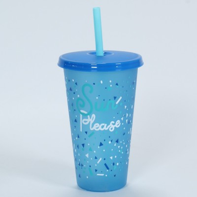 GOBELET AVEC COUVERCLE ET PAILLE EN PLASTIQUE COULEURS 650ML  - 6 GOBELET AVEC COUVERCLE ET PAILLE EN PLASTIQUE COULEURS 650ML  - 6