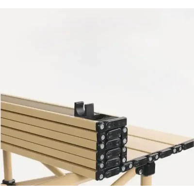 TABLE DE CAMPING PLIABLE EN MÉTAL CARRÉ  - 1