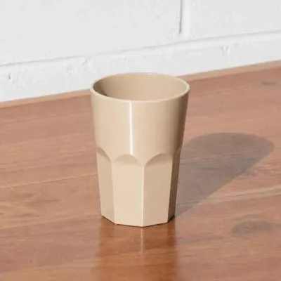GOBELET EN PLASTIQUE