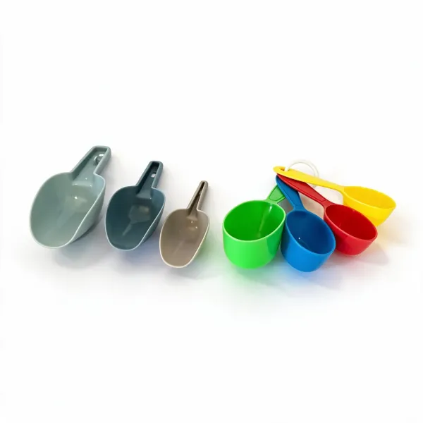 LOT DE 7 CUILLÈRES DOSEUSES EN PLASTIQUE MTA616-15