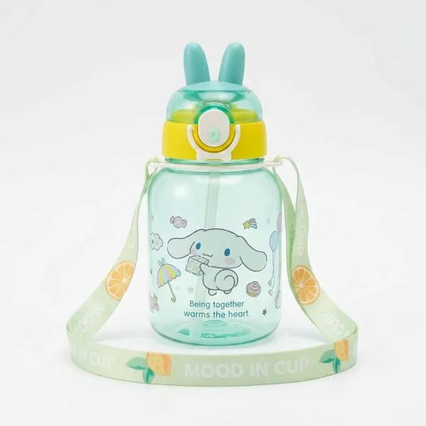BOUTEILLE D'EAU EN PLASTIQUE 600ML AVEC PAILLE ET BANDOULIÈRE DESIGN LAPIN