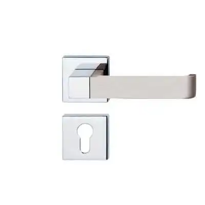POIGNEE DE PORTE AVEC ROSACE 905586 TROU DE CYLINDRE CHROME-SATINE DELIA